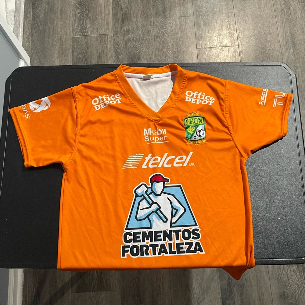 Leon Mexico soccer league jersey